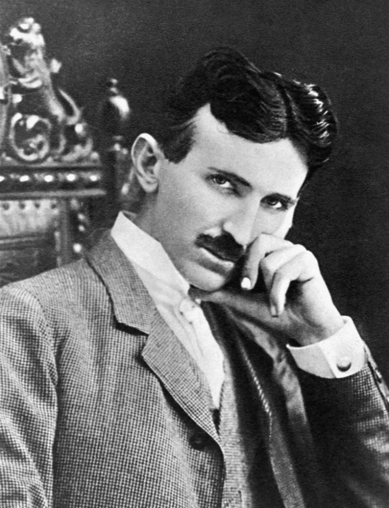 Nikola Tesla contribuyó al avance de la ciencia e ingeniería eléctrica